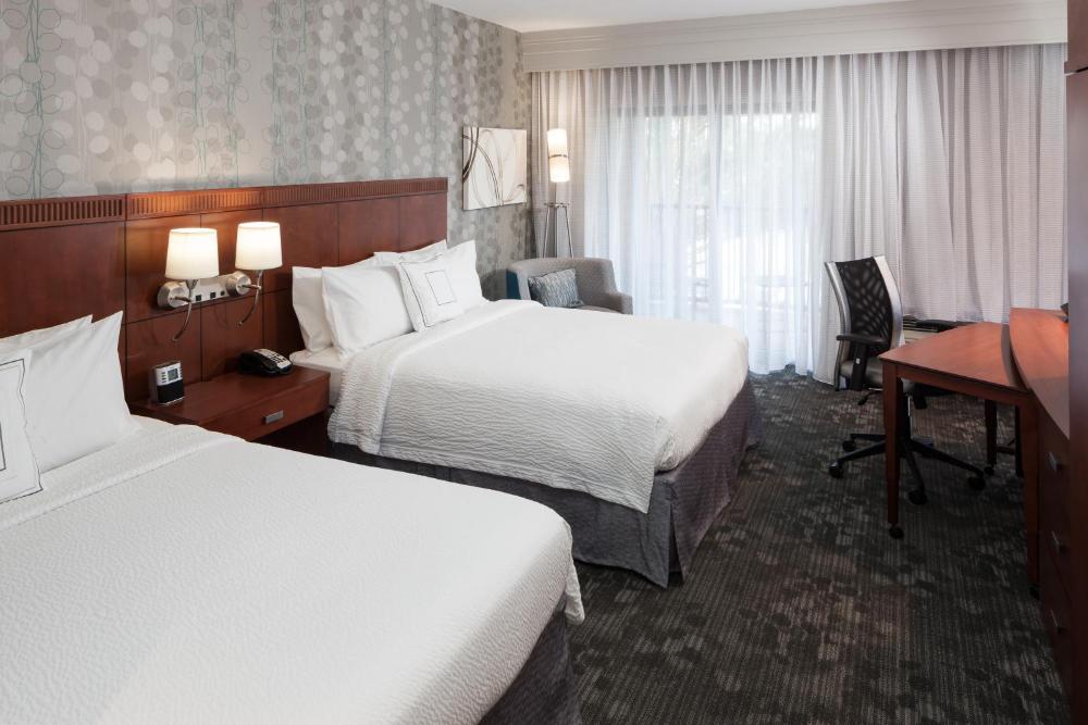 Queen Room with Two Queen Beds interior